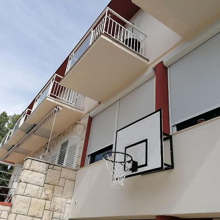 Apartment And Rooms Franka Zaboric Exterior foto