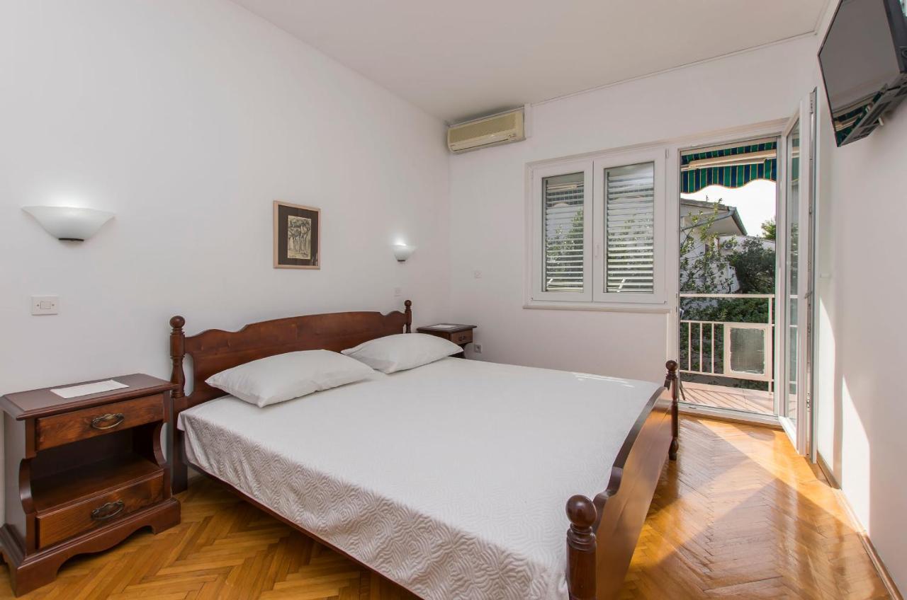Apartment And Rooms Franka Zaboric Exterior foto