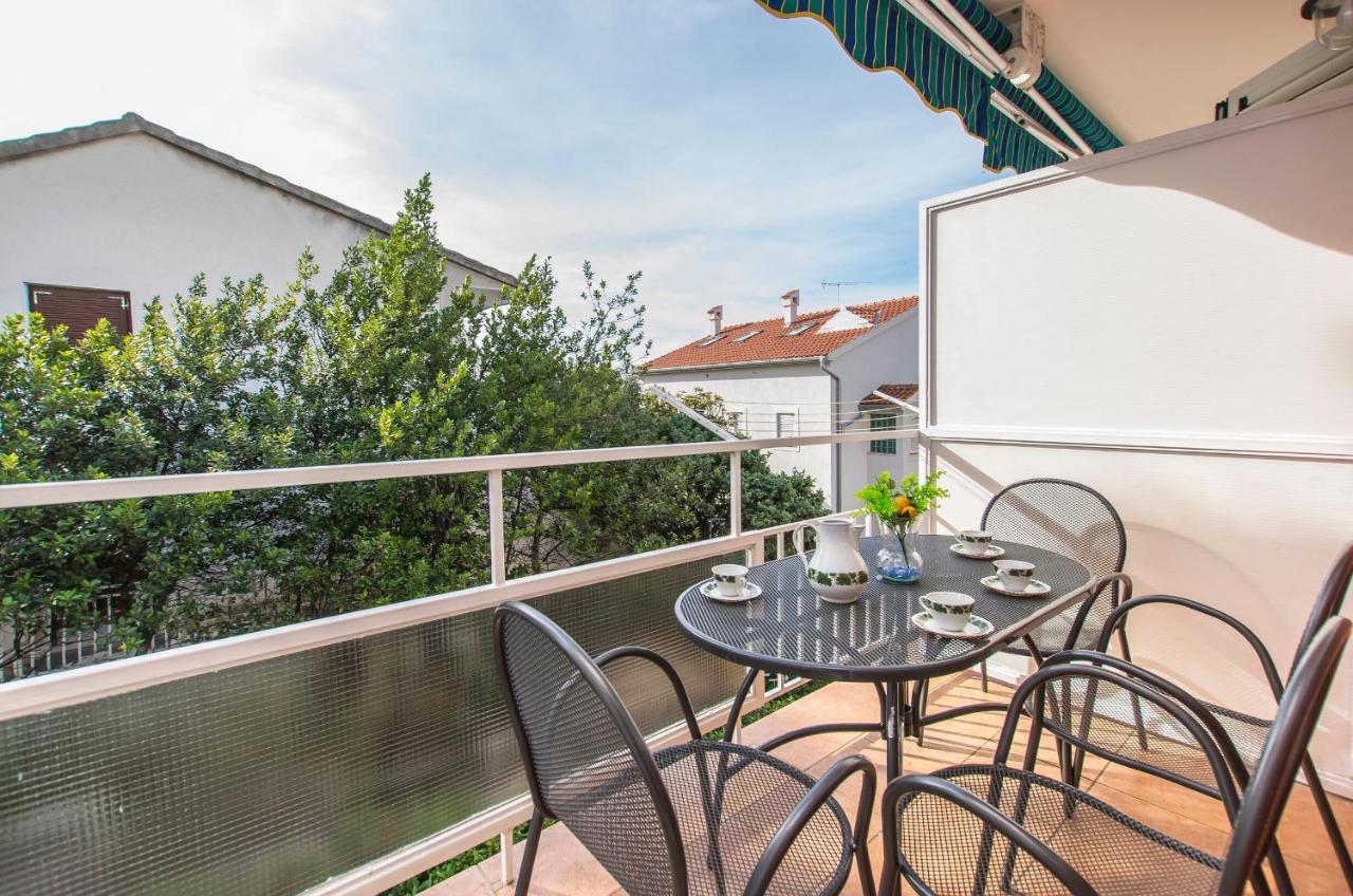 Apartment And Rooms Franka Zaboric Exterior foto