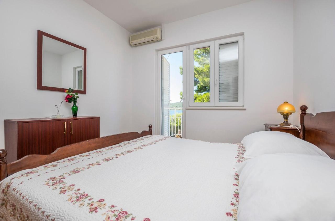 Apartment And Rooms Franka Zaboric Exterior foto