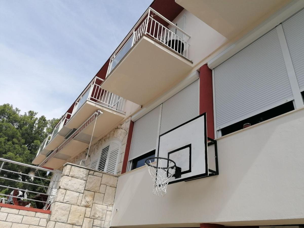 Apartment And Rooms Franka Zaboric Exterior foto